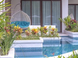 Swim-Up Suite.002